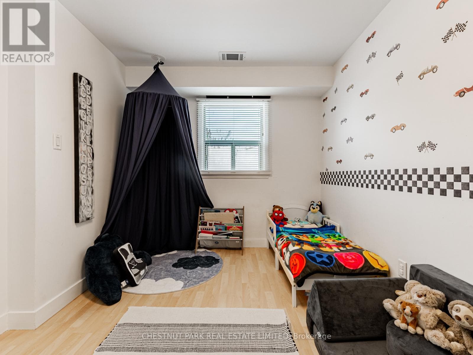 183 LOCKSLEY AVENUE — Toronto (Briar Hill-Belgravia), Ontario - Main photo