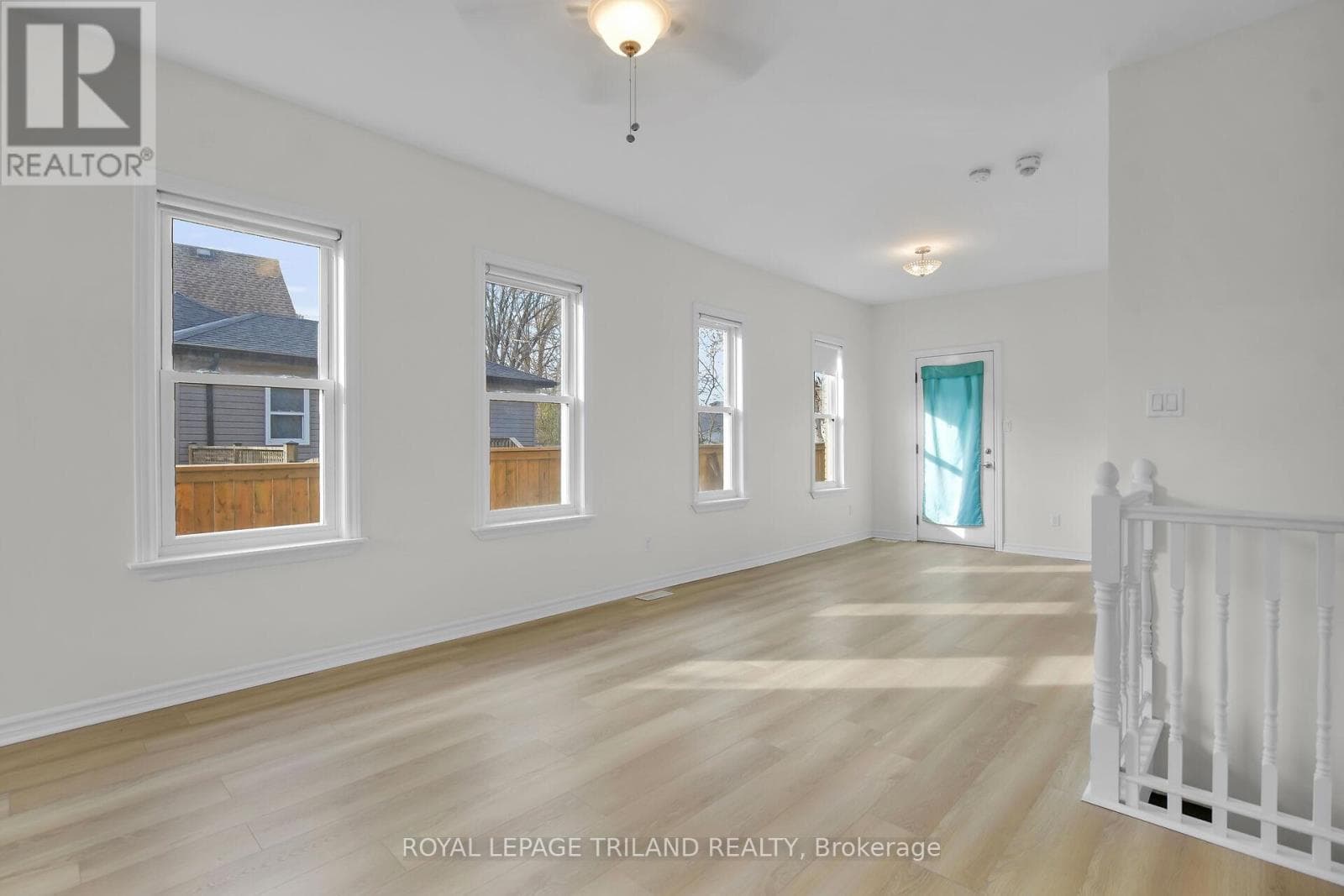 1 - 876 VAN STREET — London East (East L), Ontario - Main photo