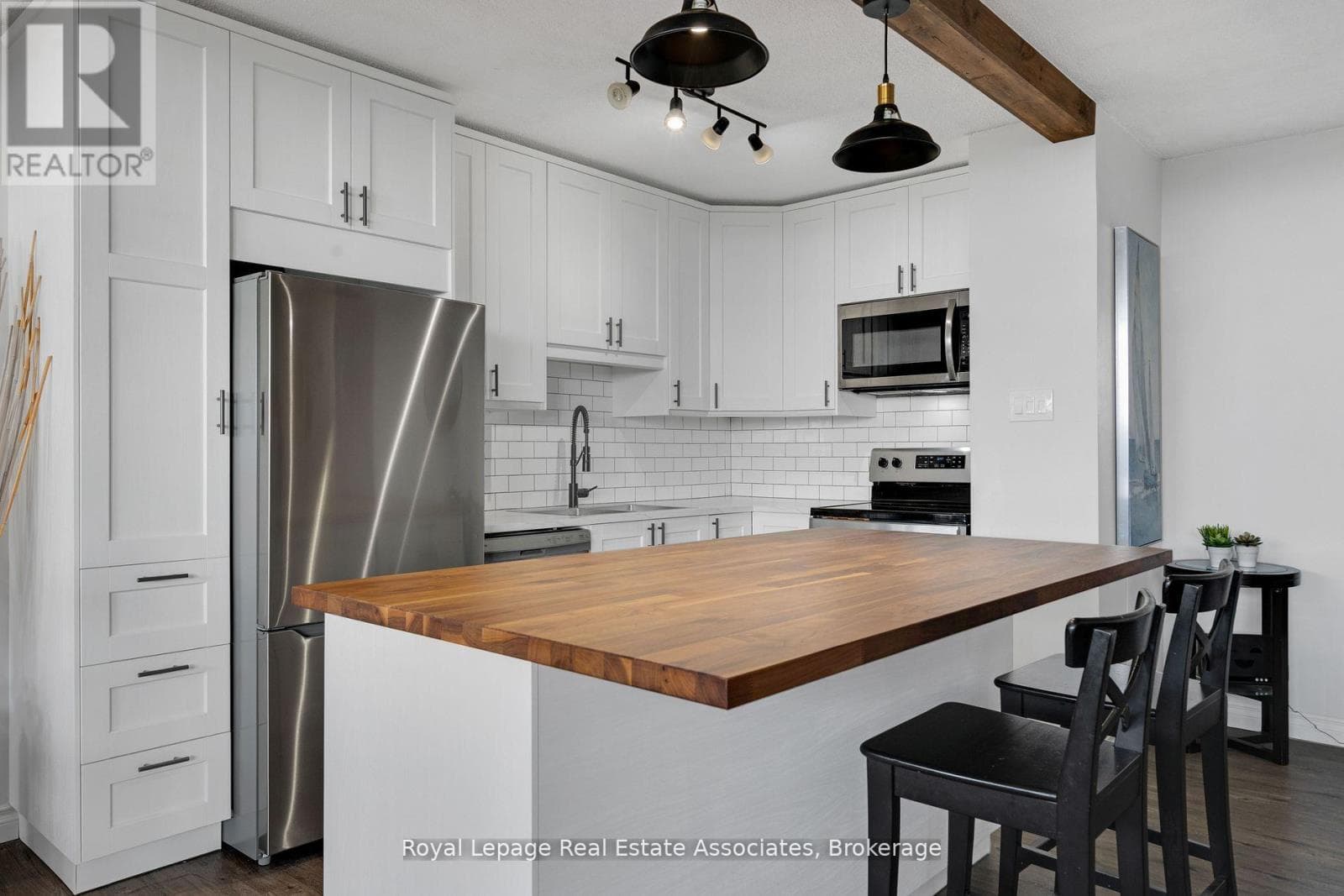 1204 - 215 GLENRIDGE AVENUE — St. Catharines (Glendale/Glenridge), Ontario - Main photo