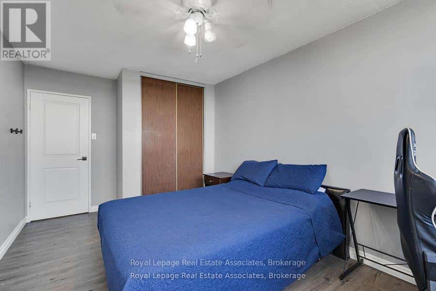 1204 - 215 GLENRIDGE AVENUE — St. Catharines (Glendale/Glenridge), Ontario - Photo 3 of 32