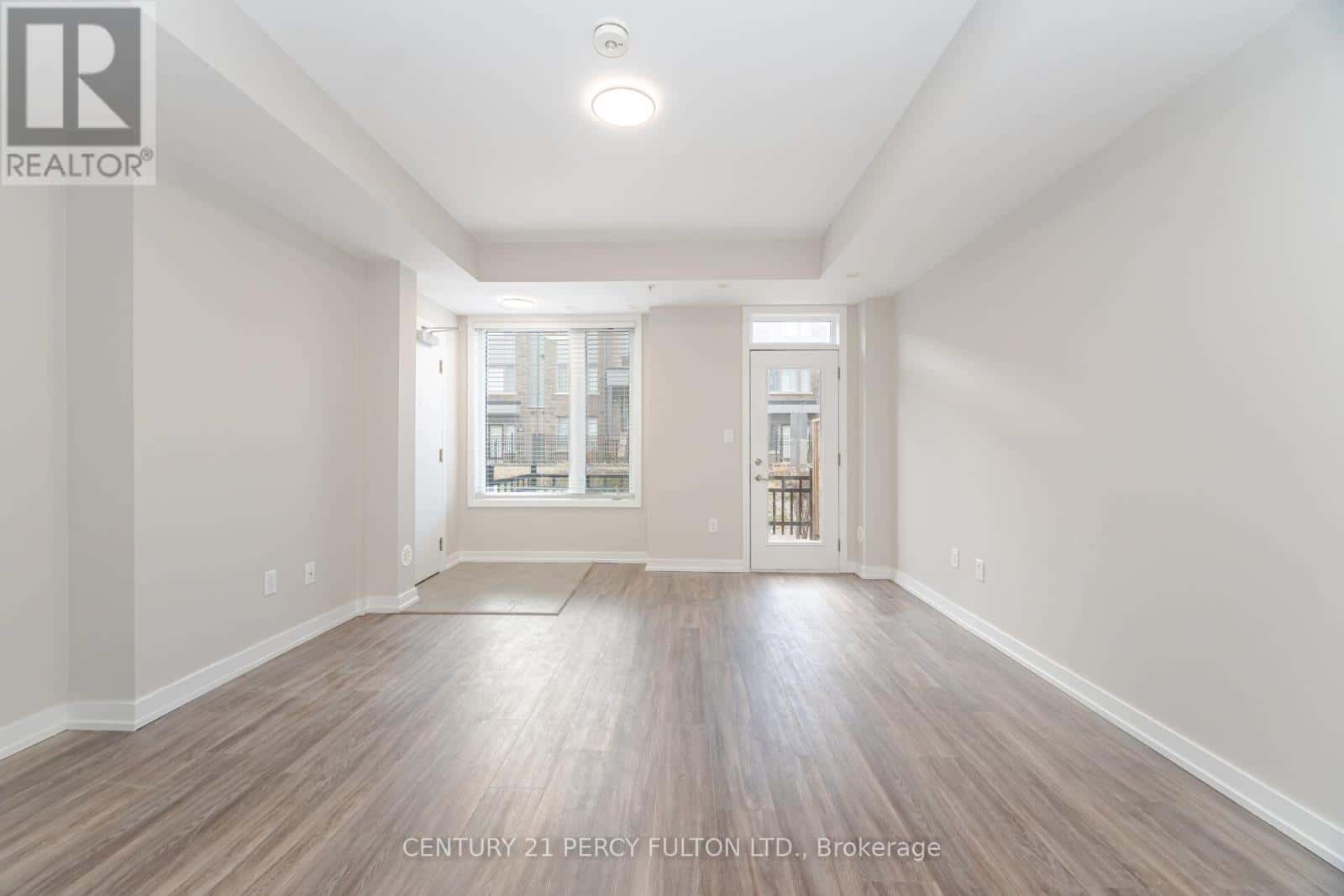 516 - 1555 KINGSTON ROAD — Pickering (Town Centre), Ontario - Photo 5 of 31