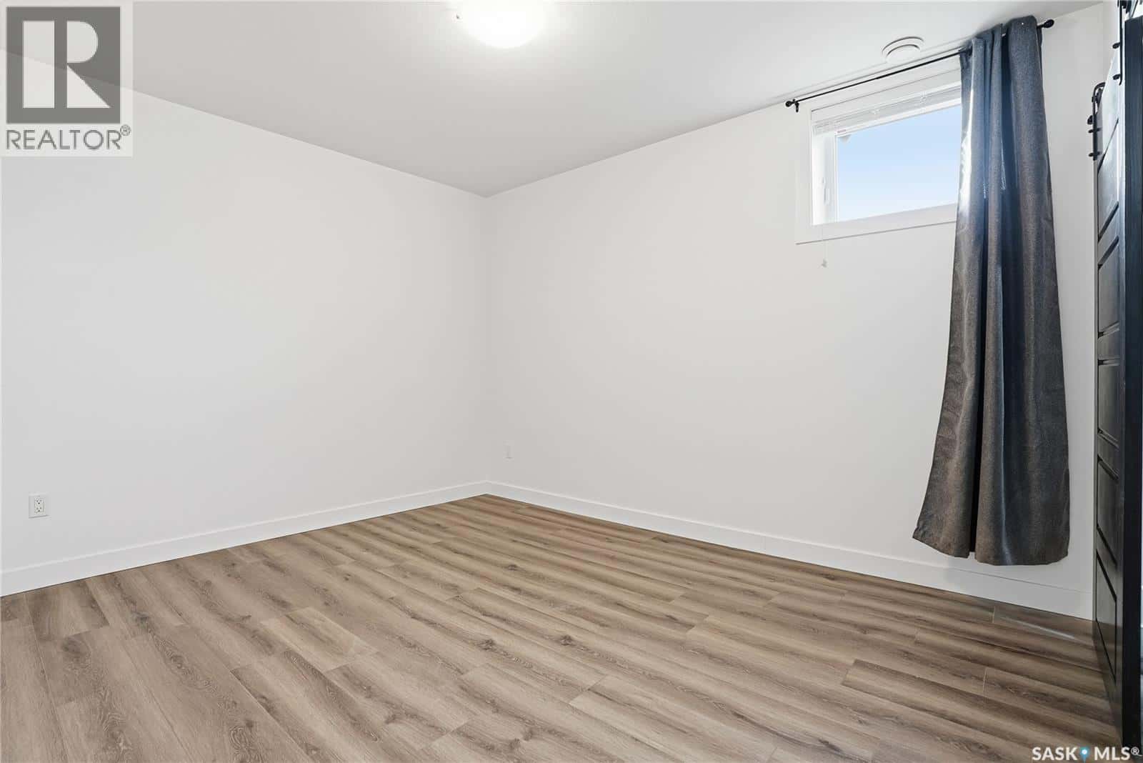 231 Atton COURT — Saskatoon, Saskatchewan - Photo 2 of 48