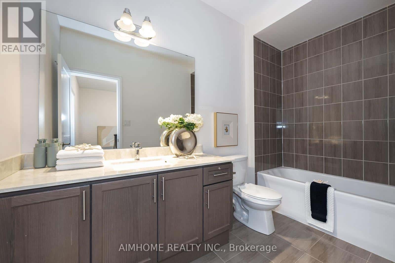 80 CAUSLAND LANE — Richmond Hill (Devonsleigh), Ontario - Photo 5 of 28