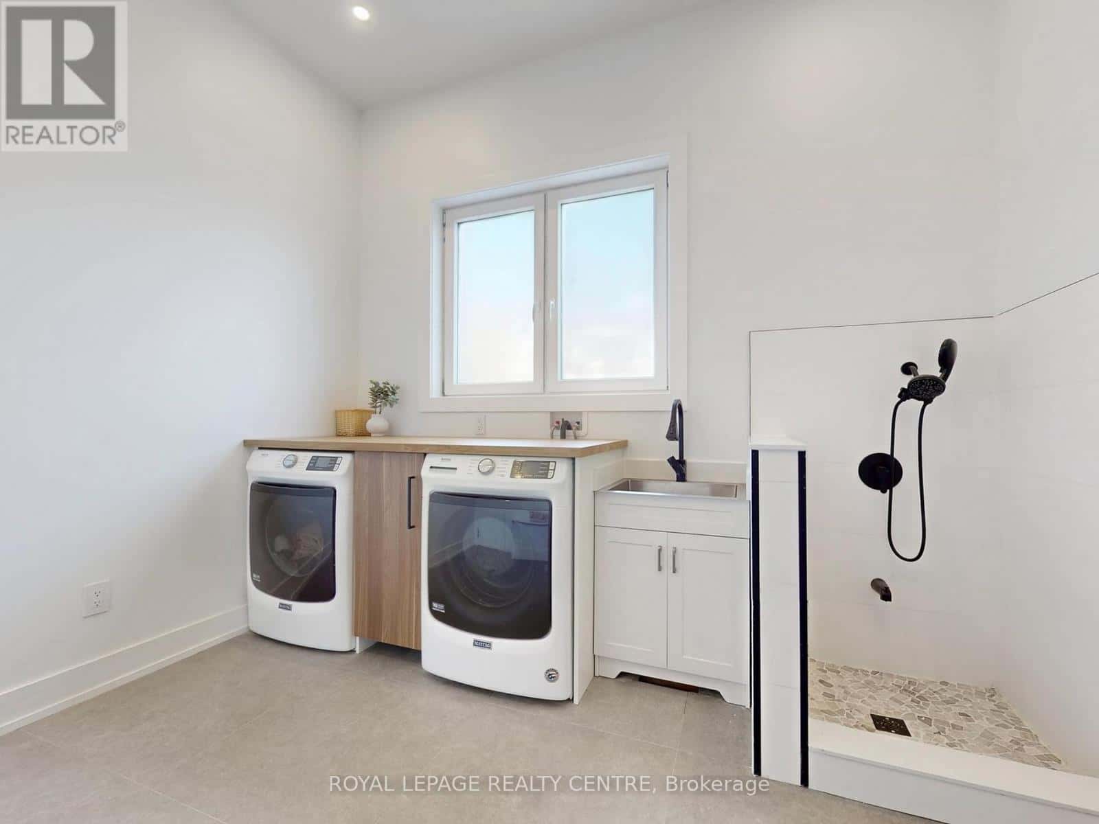 521 OLD YORK ROAD — Burlington (Grindstone), Ontario - Photo 2 of 50