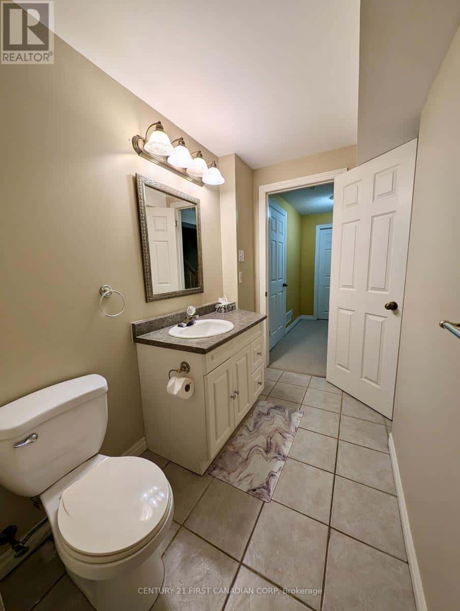 LOWER - 924 GUILDWOOD BOULEVARD — London North (North M), Ontario - Photo 3 of 14