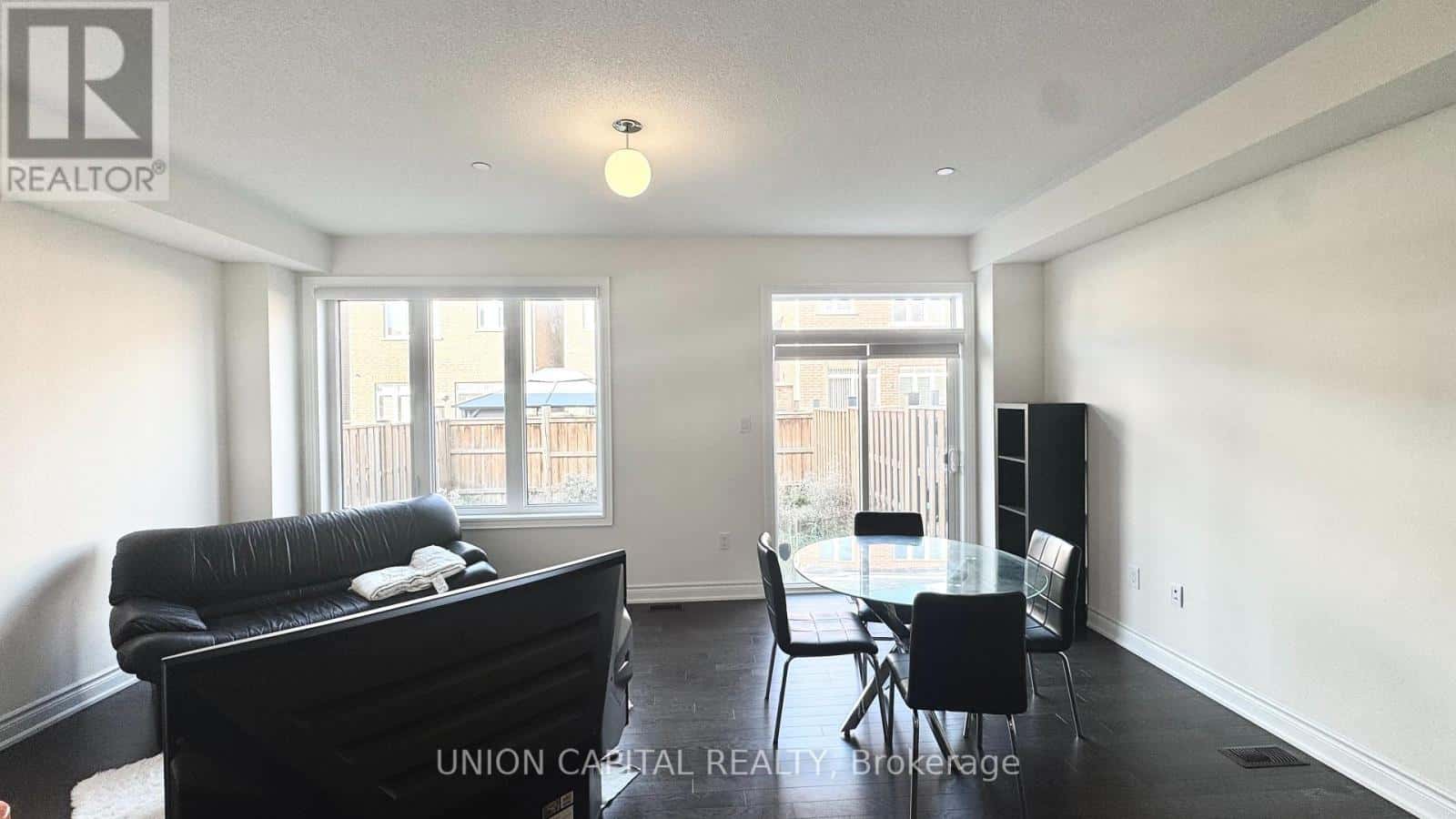 63 ERINTOL WAY — Markham (Cedarwood), Ontario - Photo 2 of 11