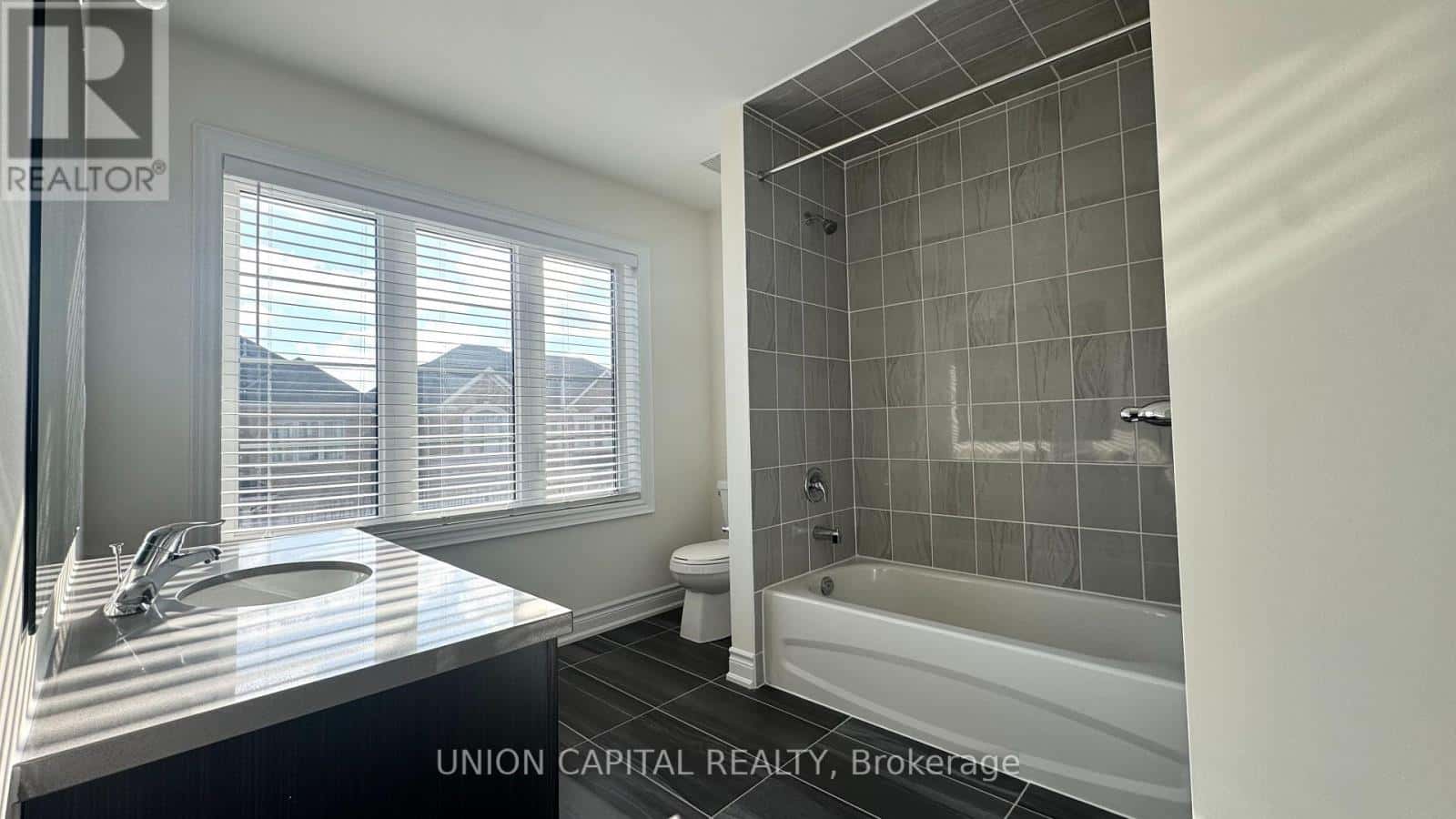 63 ERINTOL WAY — Markham (Cedarwood), Ontario - Photo 4 of 11