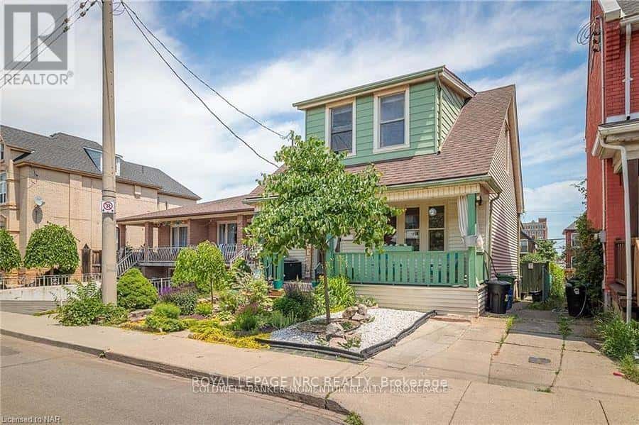 28 WILLIAM STREET W — Hamilton (Landsdale), Ontario - Photo 5 of 50