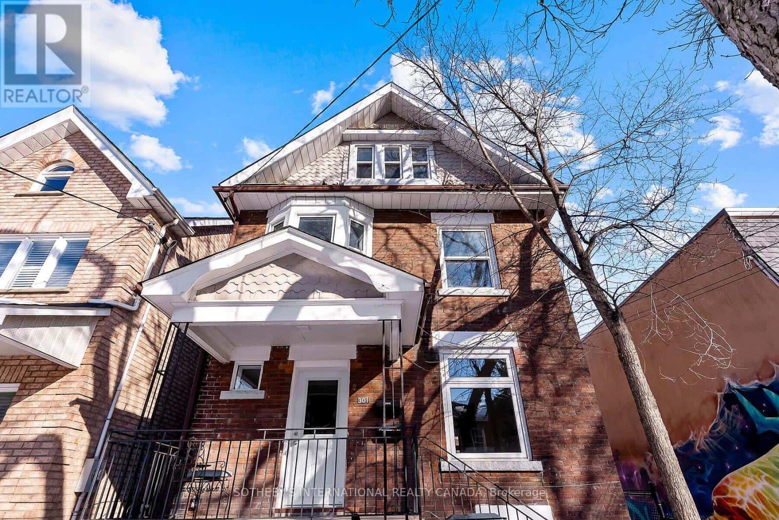 MAIN - 301 EUCLID AVENUE — Toronto (Trinity-Bellwoods), Ontario - Photo 5 of 12