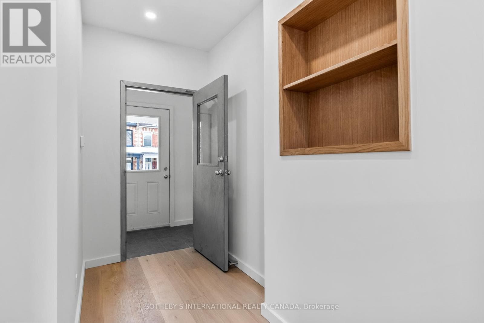 MAIN - 301 EUCLID AVENUE — Toronto (Trinity-Bellwoods), Ontario - Main photo