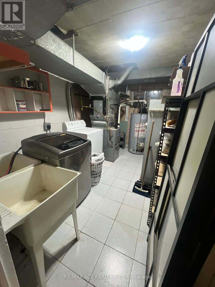 BSMT - 3715 ST CLAIR AVENUE E — Toronto (Cliffcrest), Ontario - Photo 5 of 11