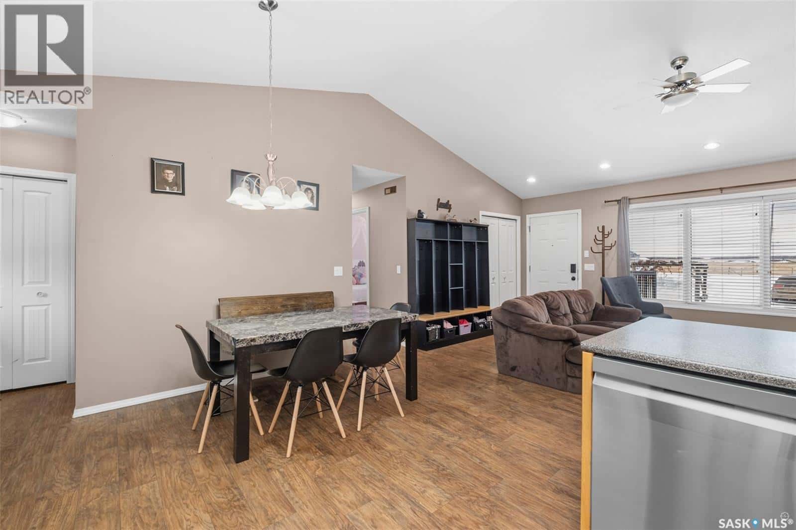 335 Ruttle AVENUE — Kinistino, Saskatchewan - Photo 4 of 33