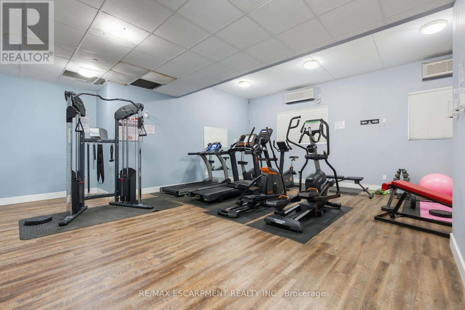 203 - 149 MAIN STREET W — Hamilton (Durand), Ontario - Photo 3 of 23