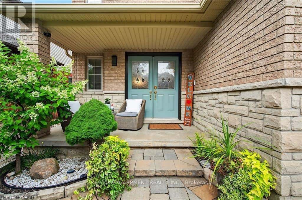 39 WILBUR DRIVE — Hamilton (Binbrook), Ontario - Photo 2 of 50