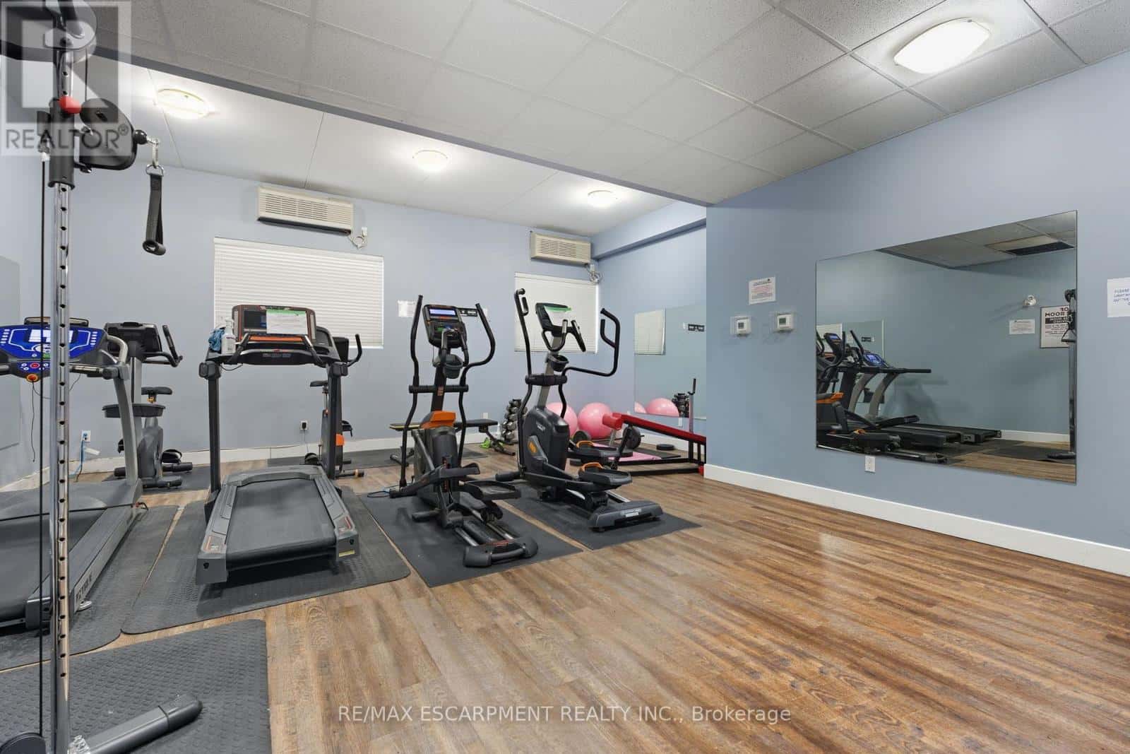 101 - 149 MAIN STREET W — Hamilton (Durand), Ontario - Photo 5 of 23