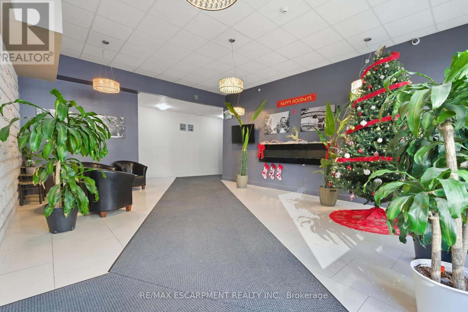 101 - 149 MAIN STREET W — Hamilton (Durand), Ontario - Photo 4 of 23