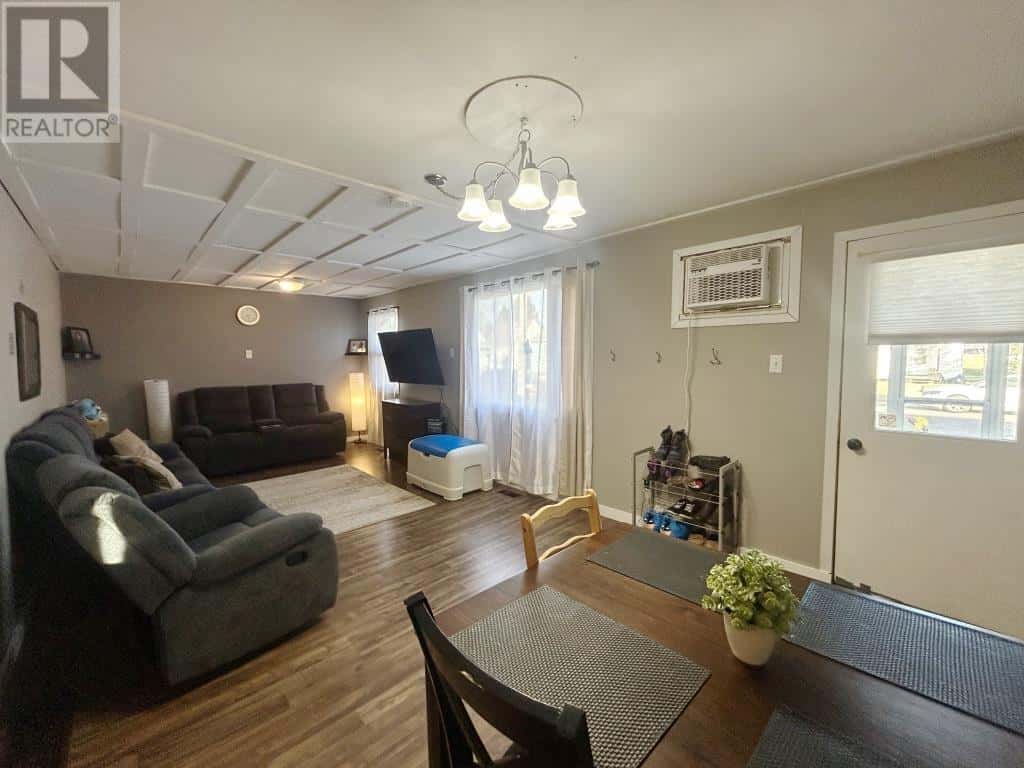 917 Phair Avenue — Fort Frances, Ontario - Photo 2 of 24