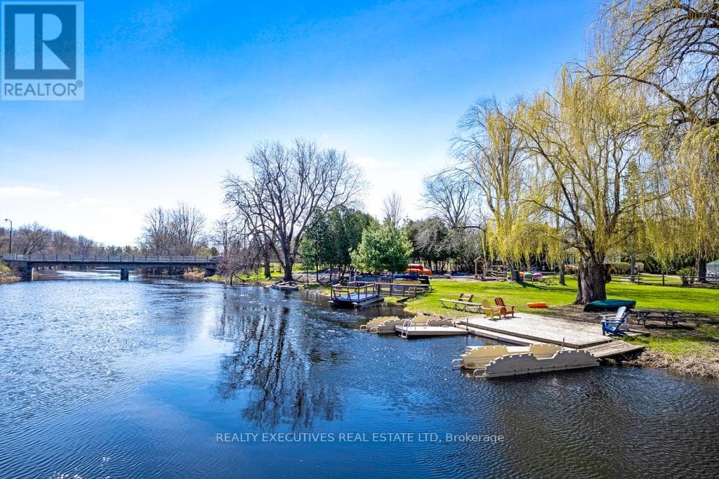 21 CRAIG STREET — Perth, Ontario - Main photo