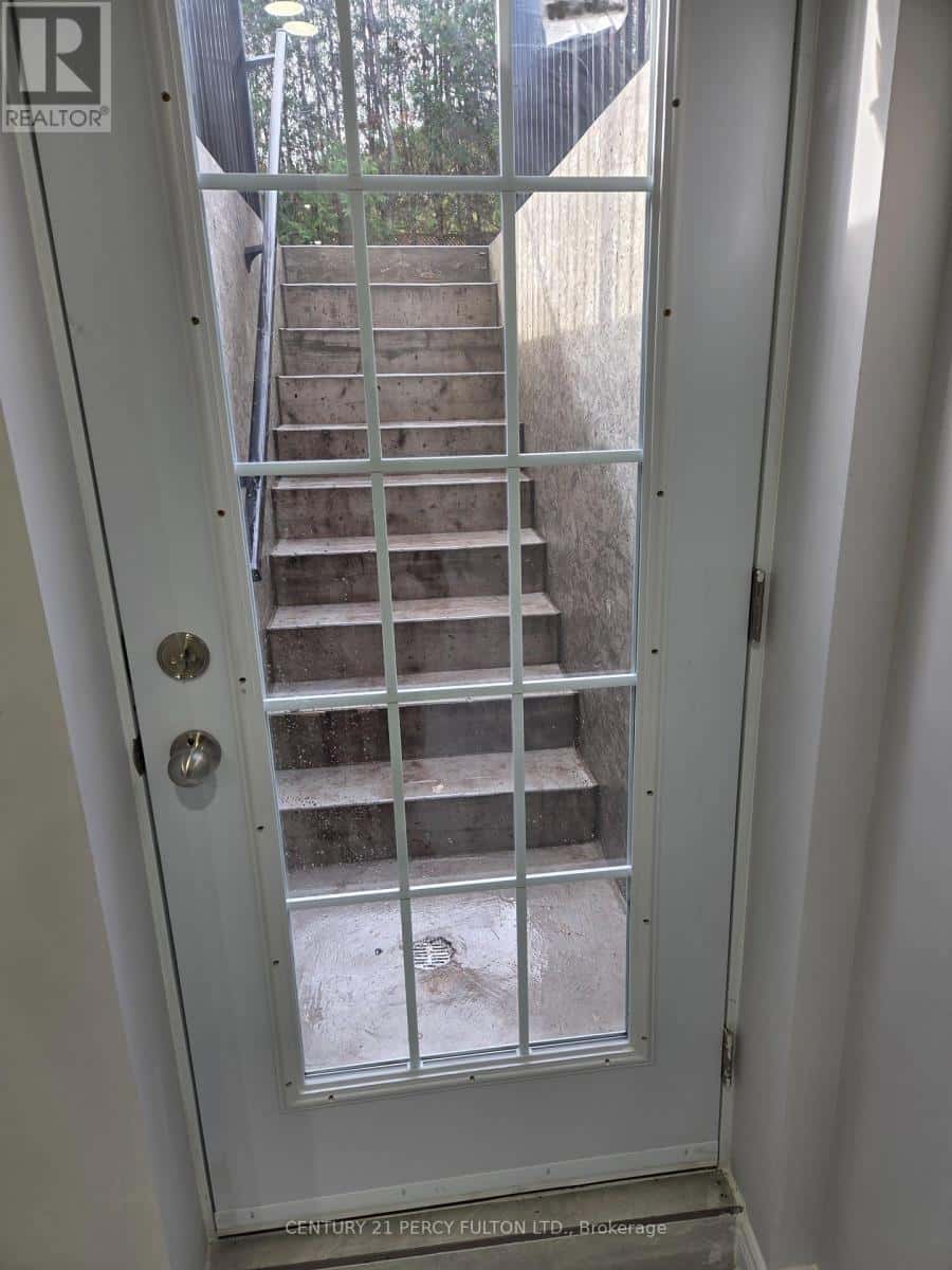 BSMT - 1607 SANDHURST CRESCENT — Pickering (Highbush), Ontario - Photo 2 of 16