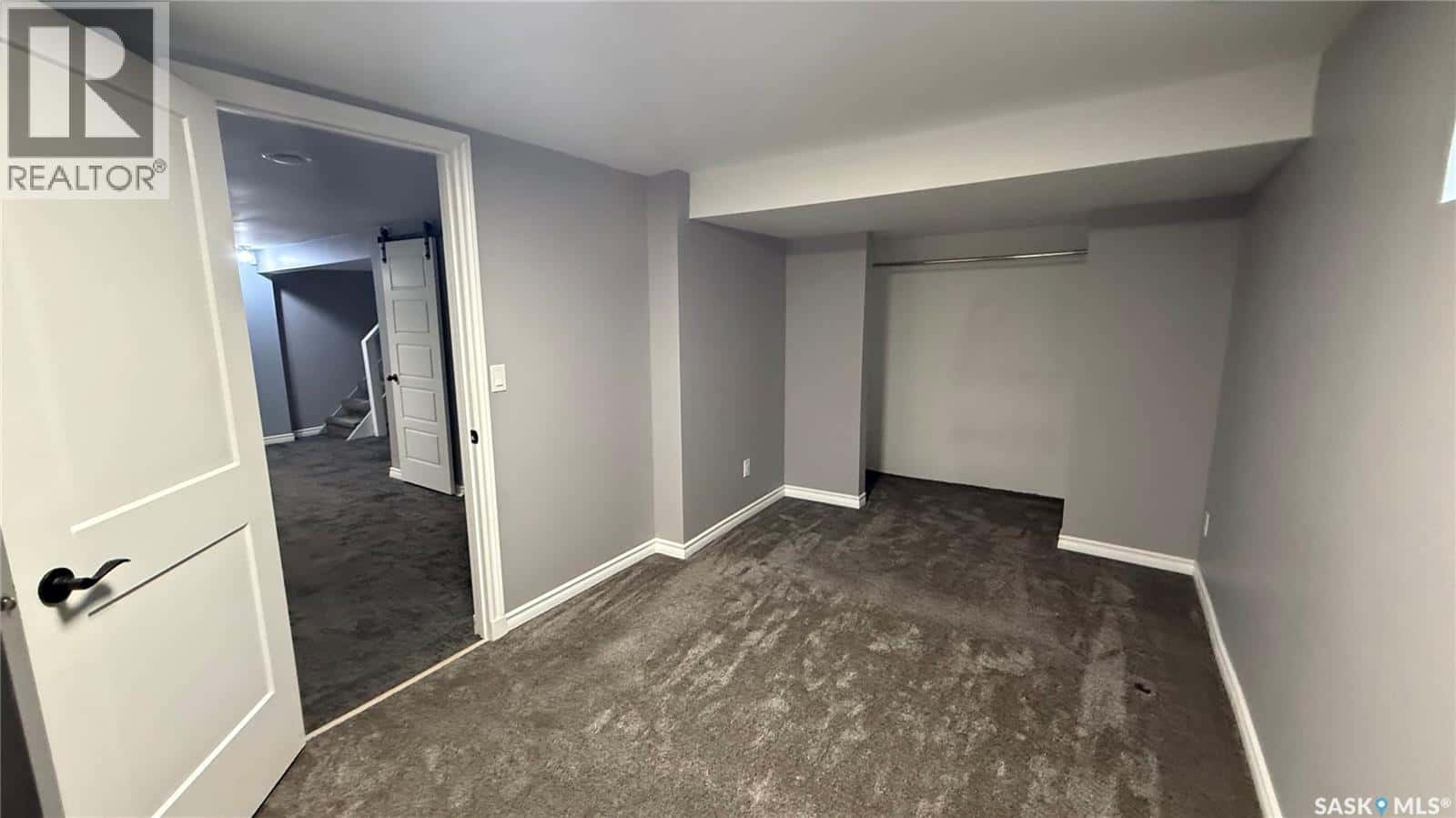 4124 4th AVENUE — Regina, Saskatchewan - Photo 5 of 30