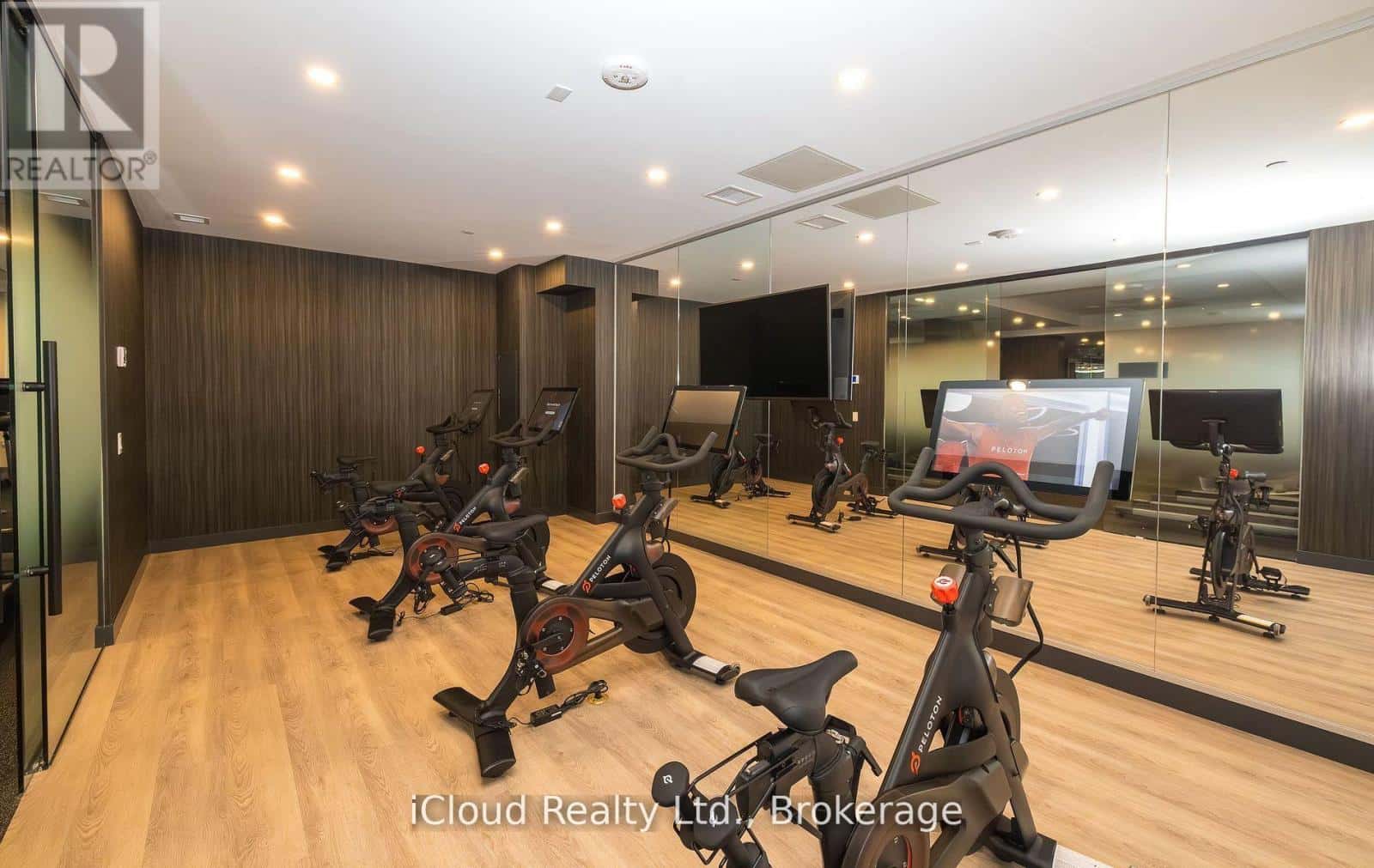 93 Arthur Street 1302