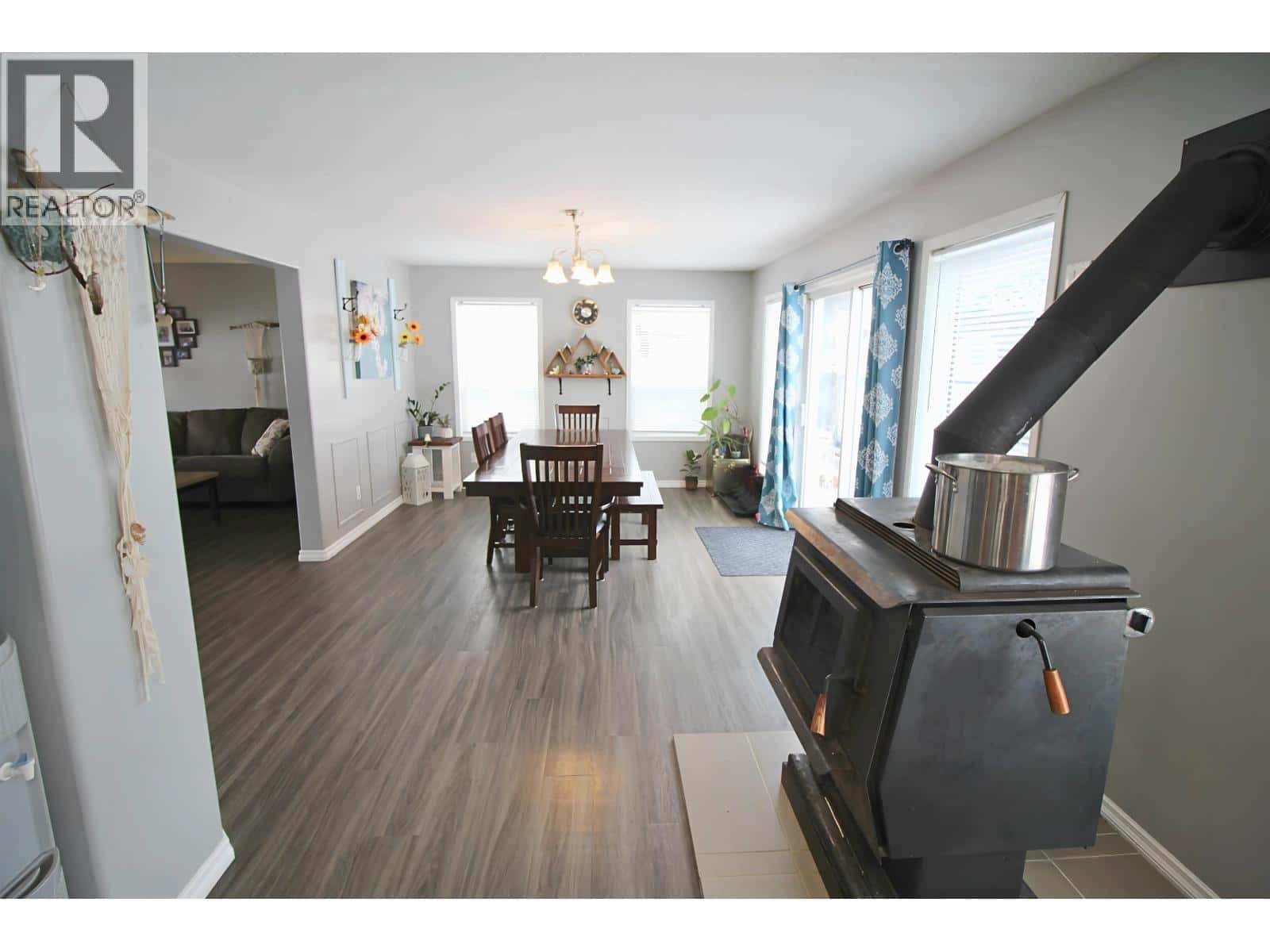 3261 5TH STREET — Houston, British Columbia - Photo 4 of 40