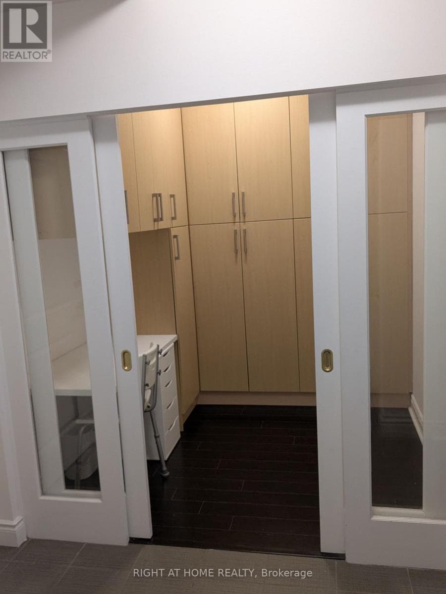 609 - 11211 YONGE STREET — Richmond Hill (Devonsleigh), Ontario - Main photo