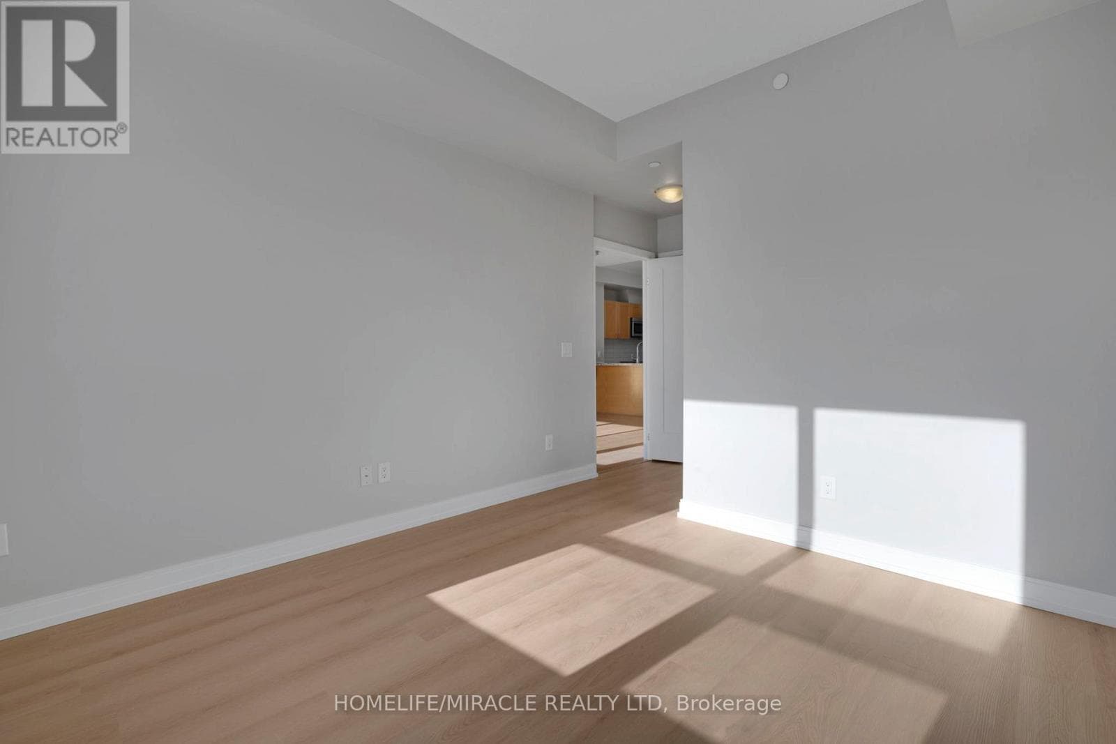 216 - 540 BUR OAK AVENUE — Markham (Berczy), Ontario - Main photo