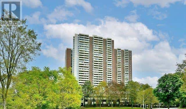 2011 - 5 MASSEY SQUARE — Toronto (Crescent Town), Ontario - Photo 4 of 11