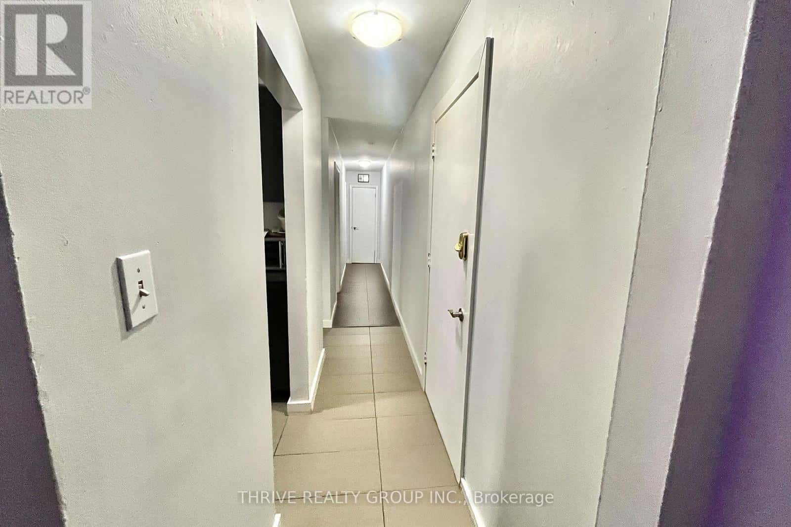 17 - 23 MCCLARY AVENUE — London South (South F), Ontario - Photo 2 of 19