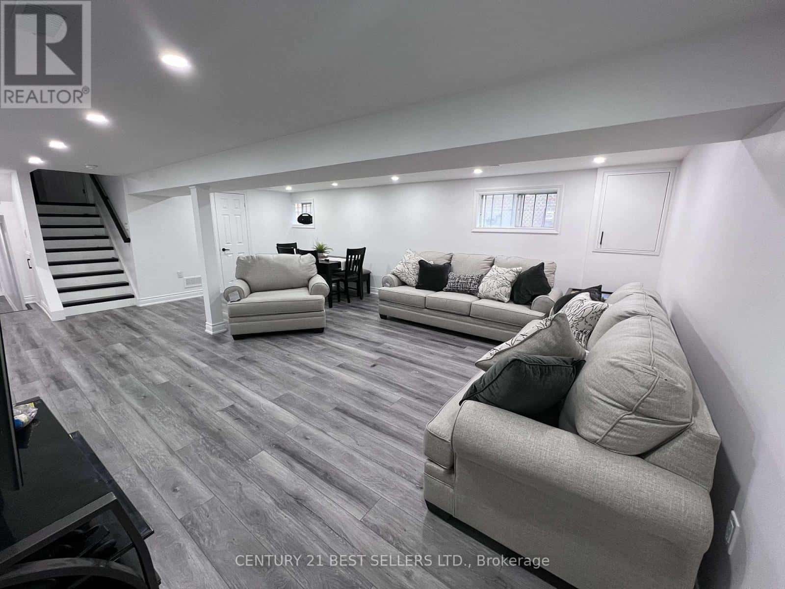 BSMT - 47 WINTER AVENUE — Toronto (Kennedy Park), Ontario - Photo 5 of 7