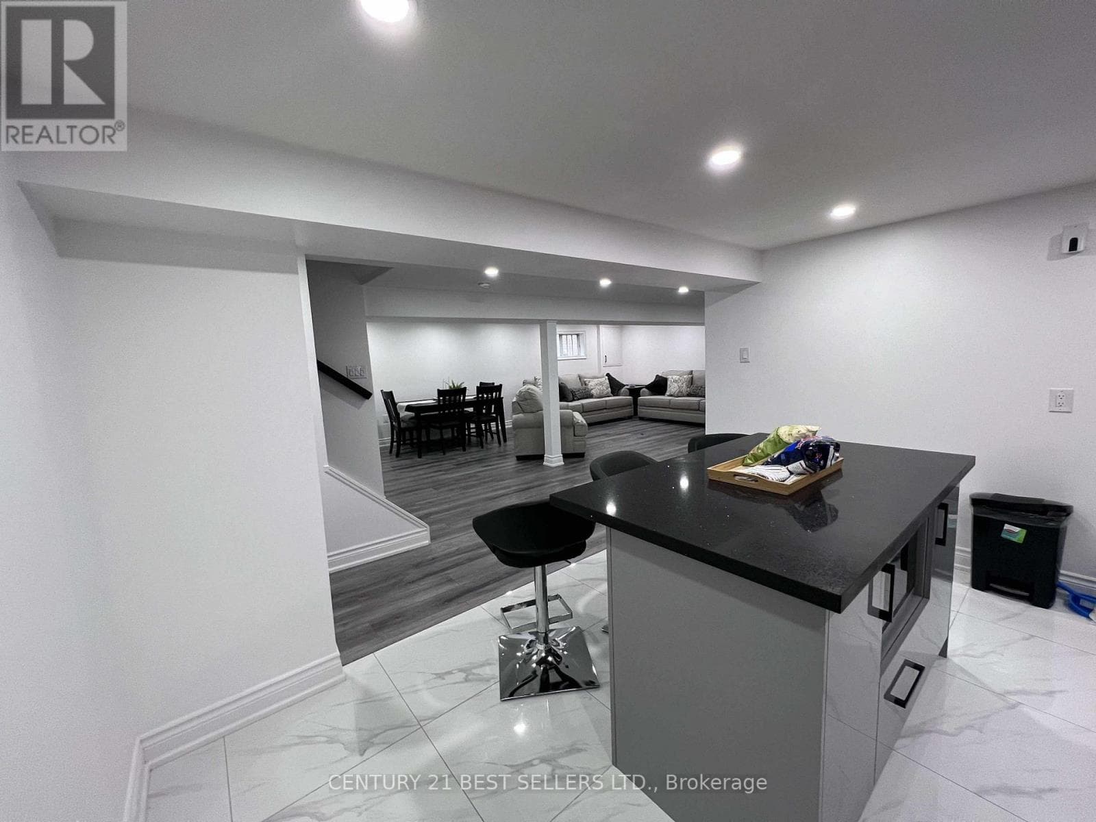 BSMT - 47 WINTER AVENUE — Toronto (Kennedy Park), Ontario - Main photo