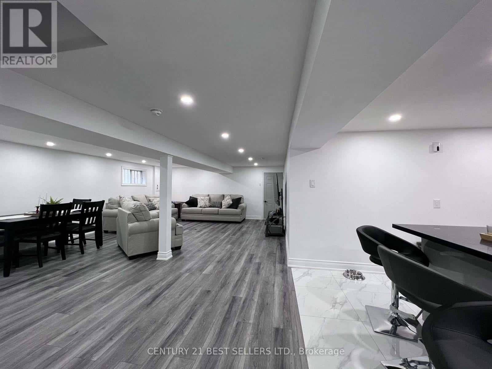 BSMT - 47 WINTER AVENUE — Toronto (Kennedy Park), Ontario - Photo 3 of 7