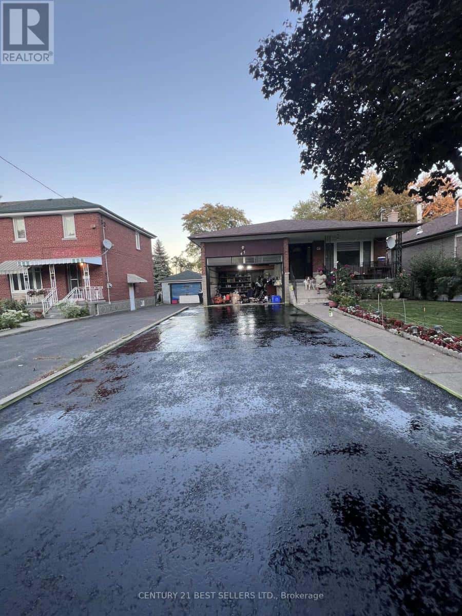 BSMT - 47 WINTER AVENUE — Toronto (Kennedy Park), Ontario - Photo 4 of 7