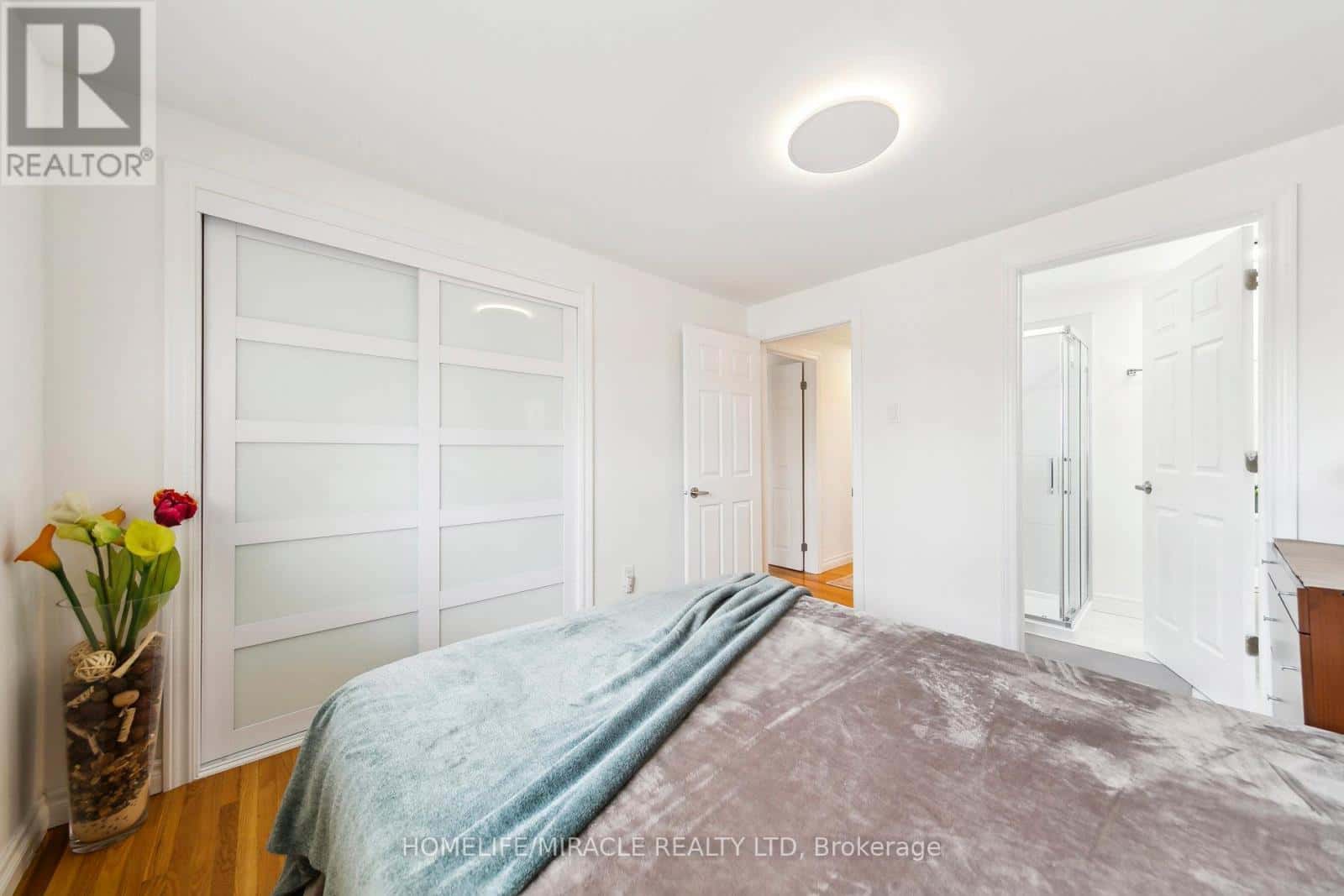 1612 Wavell Crescent