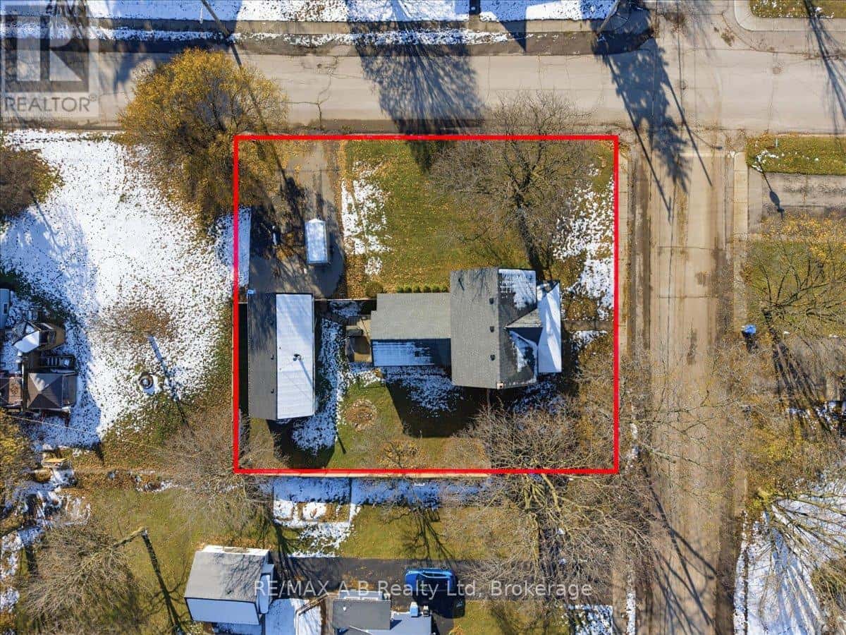 145 FREDERICK STREET — Central Huron (Clinton), Ontario - Photo 3 of 32