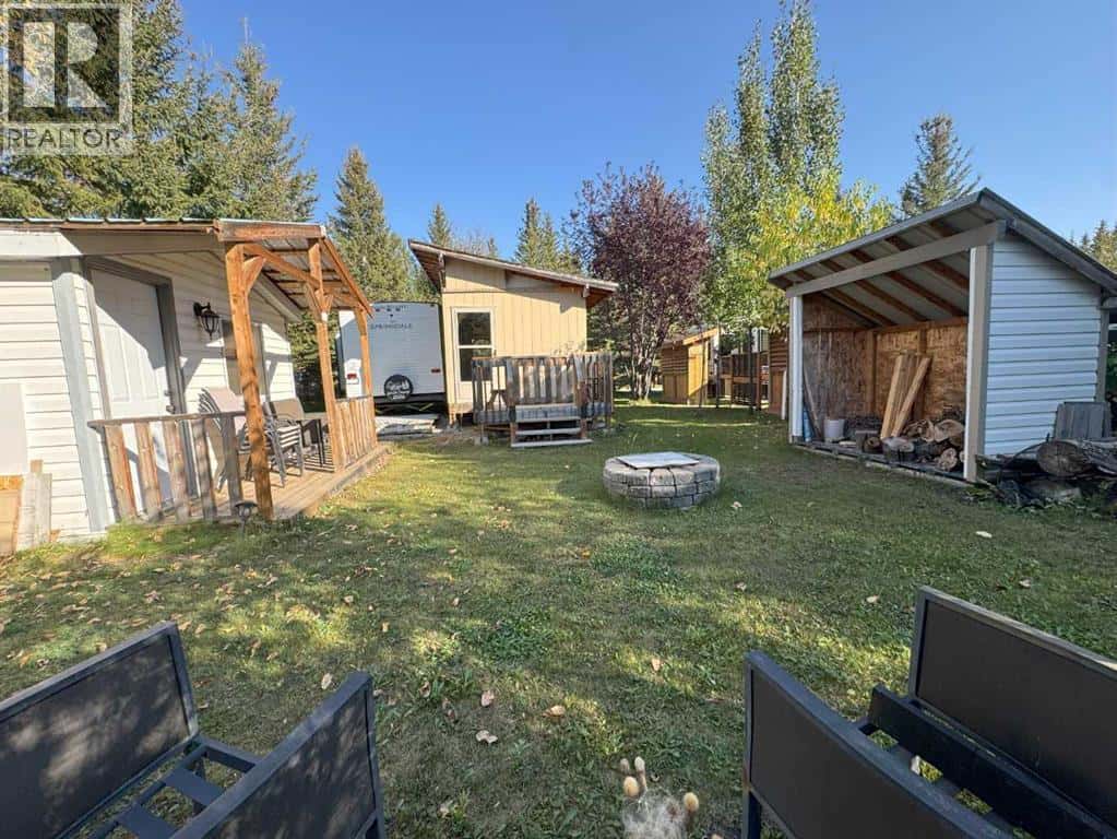 82, 200 4 Avenue SW — Sundre, Alberta - Photo 3 of 38