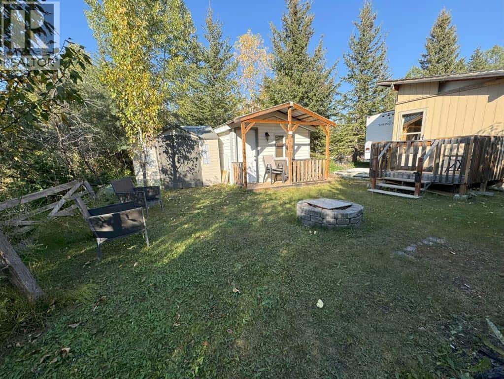 82, 200 4 Avenue SW — Sundre, Alberta - Photo 2 of 38