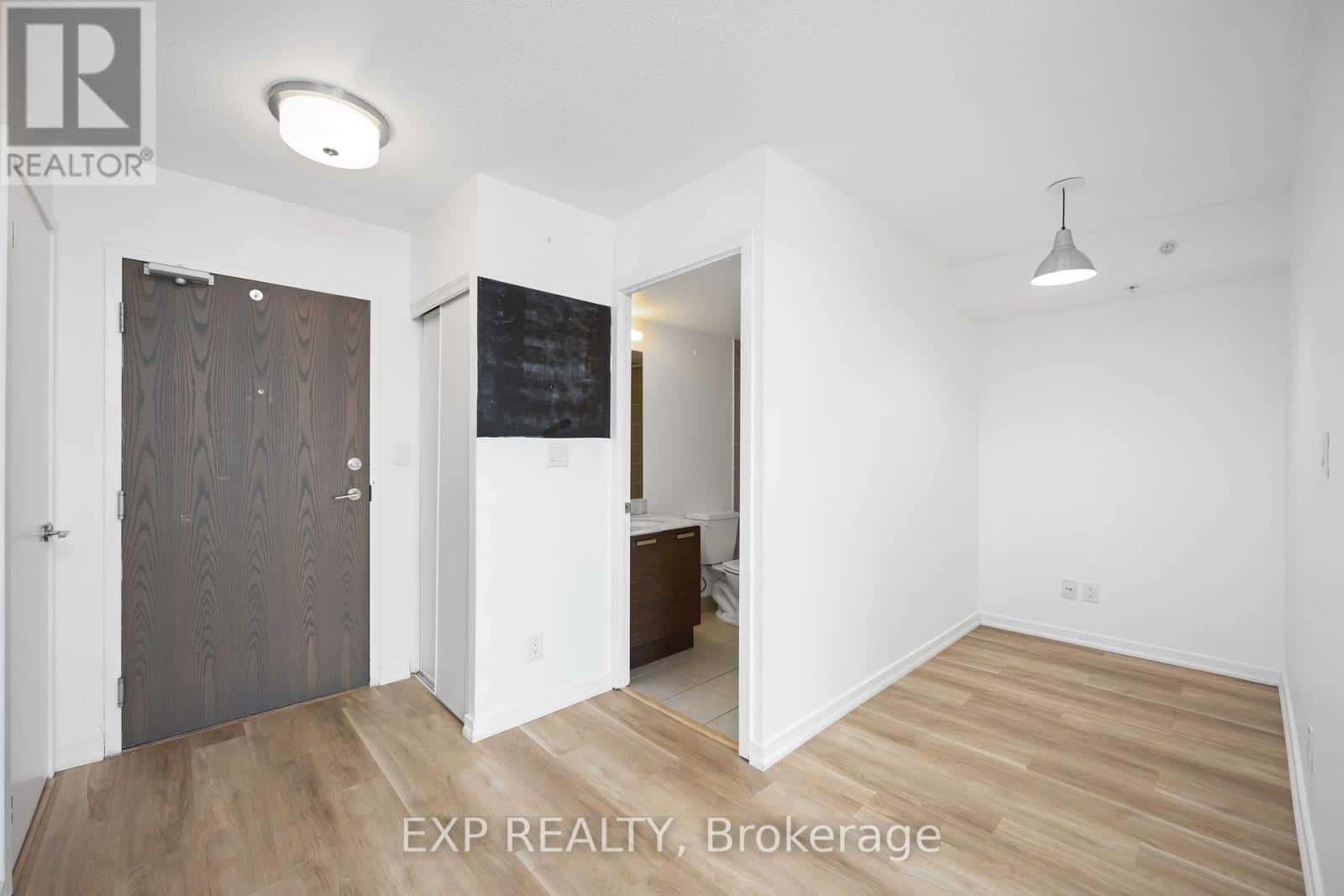 1022 - 68 ABELL STREET — Toronto (Little Portugal), Ontario - Photo 2 of 29