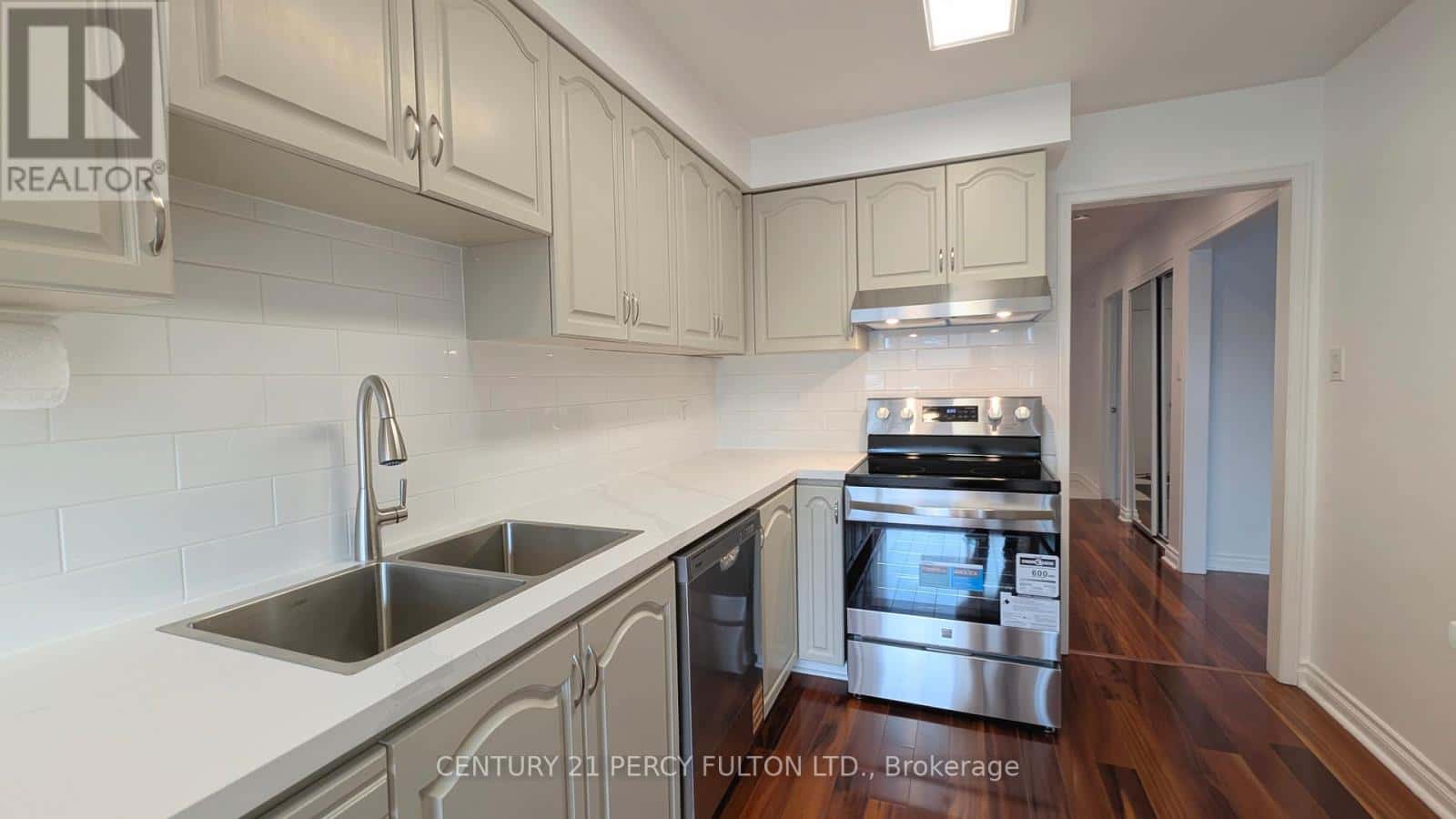 1339 QUINPOOL COURT — Mississauga (Creditview), Ontario - Photo 4 of 40