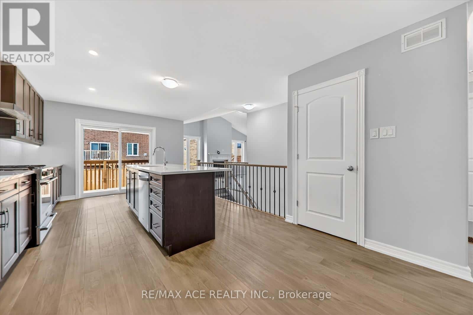 613 LEMAY GROVE — Peterborough (Monaghan Ward 2), Ontario - Photo 5 of 41