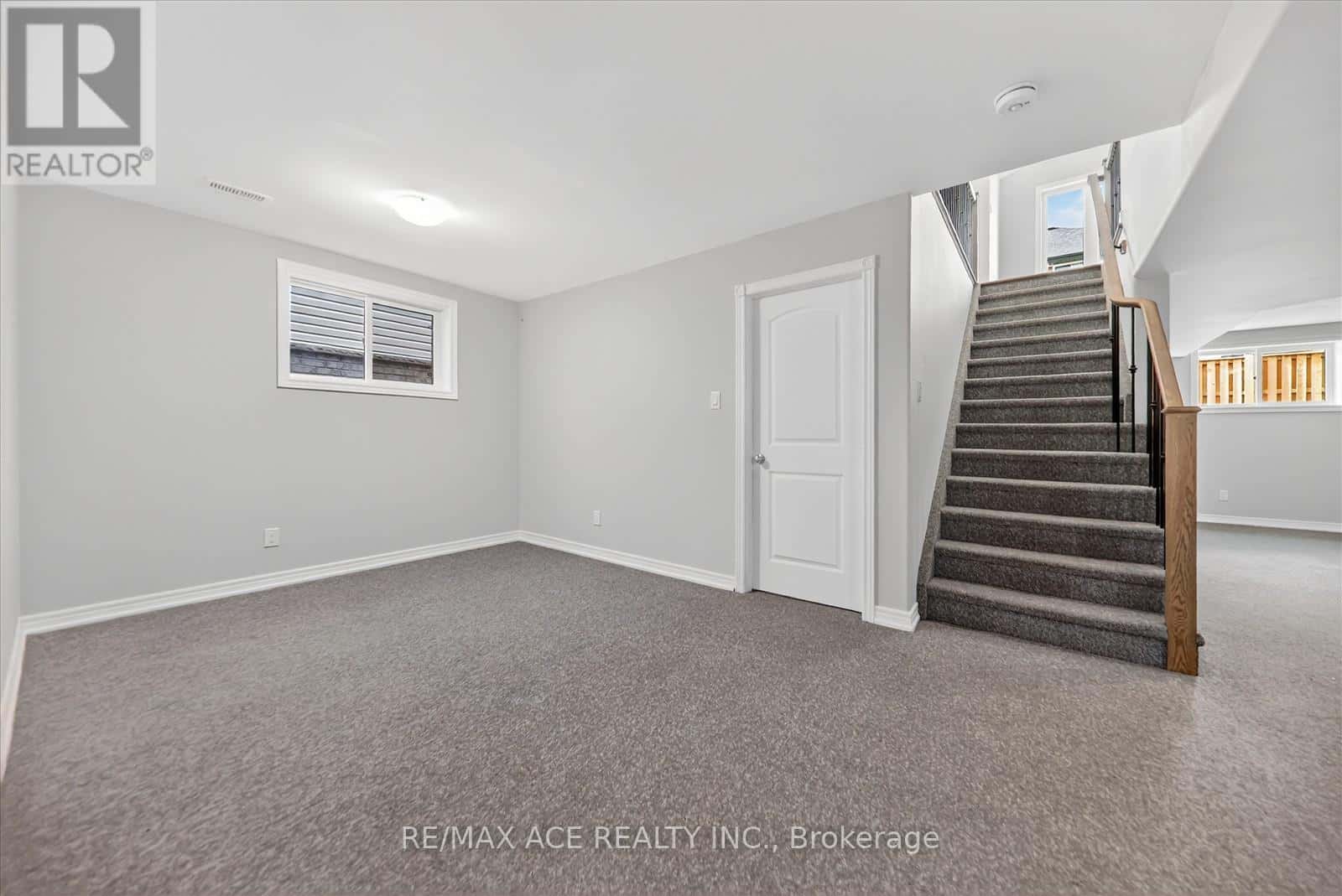 613 LEMAY GROVE — Peterborough (Monaghan Ward 2), Ontario - Photo 4 of 41