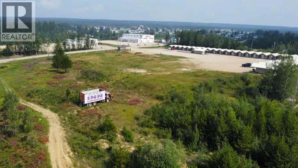 5125 North Avenue NW — Swan Hills, Alberta - Photo 3 of 25