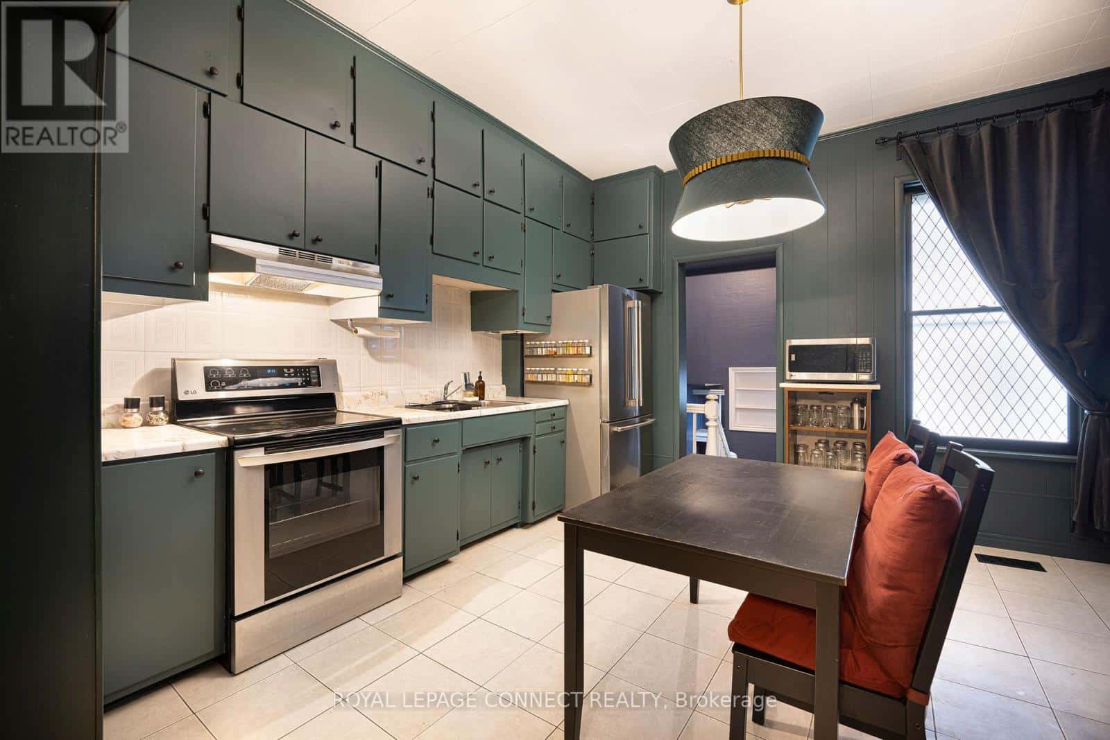 MAIN - 443 LANSDOWNE AVENUE — Toronto (Dufferin Grove), Ontario - Photo 4 of 17