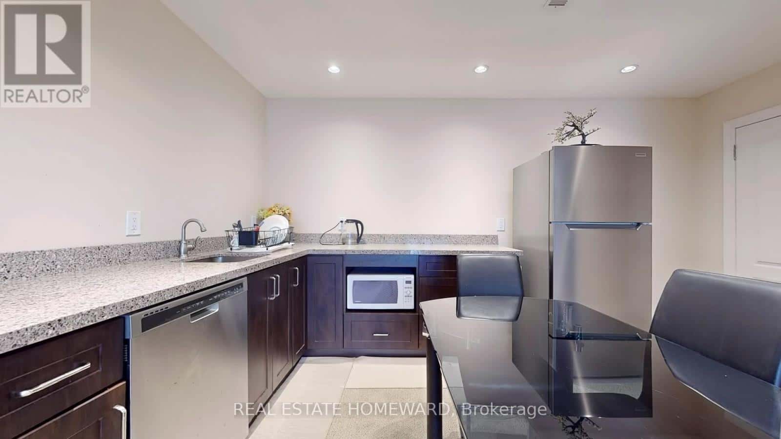 34 DELAIR CRESCENT — Markham (Grandview), Ontario - Photo 4 of 49