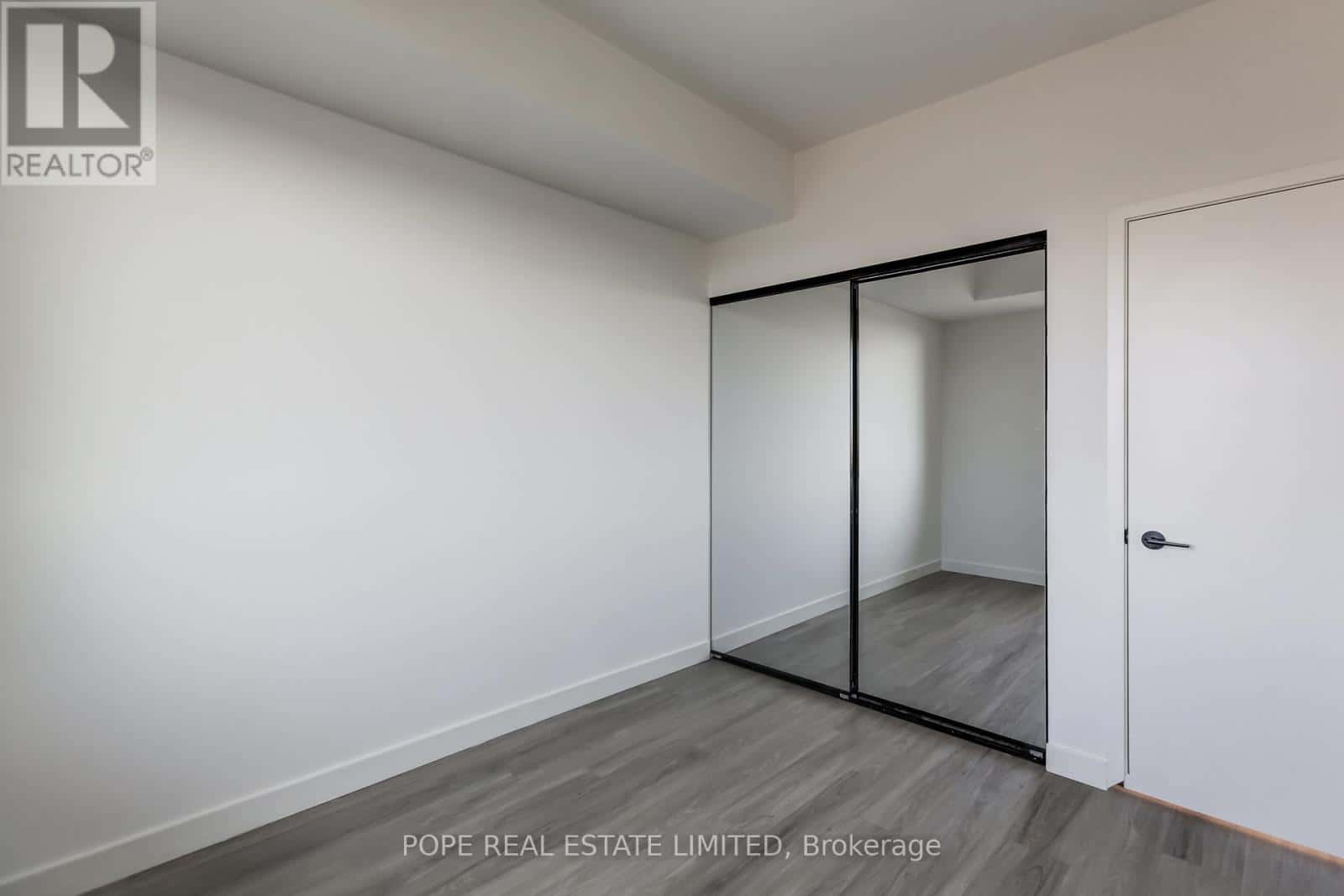 1211 - 1050 EASTERN AVENUE — Toronto (Greenwood-Coxwell), Ontario - Photo 3 of 26