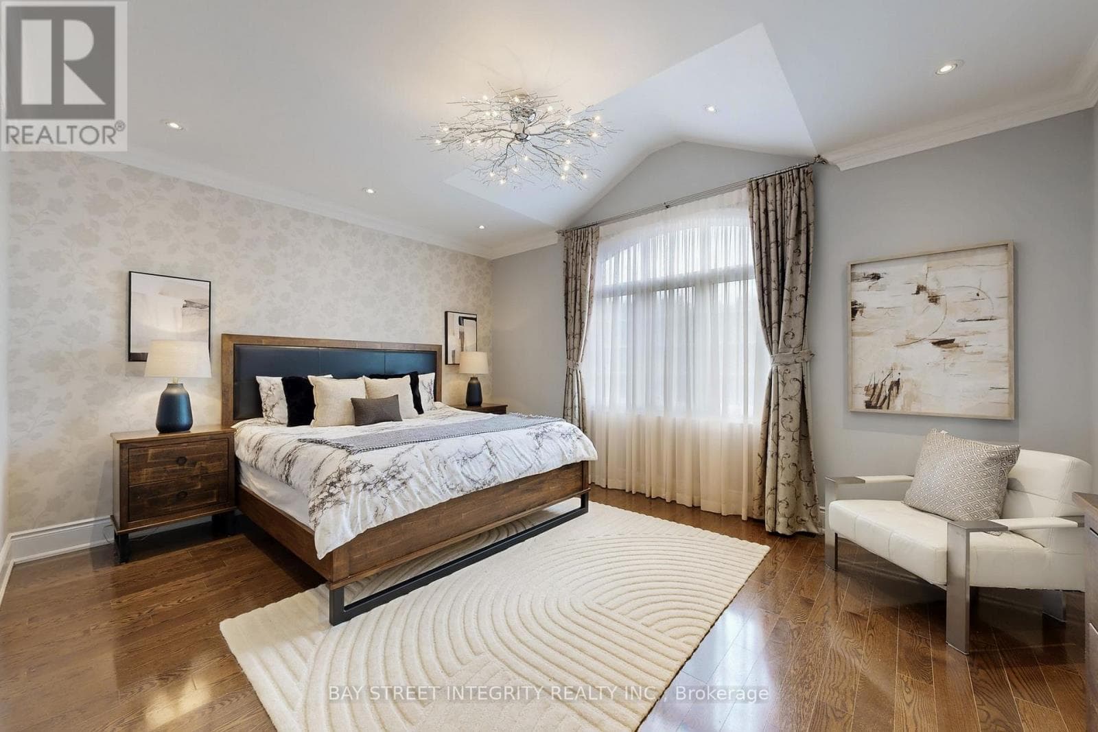 170 CRANE STREET — Aurora, Ontario - Main photo