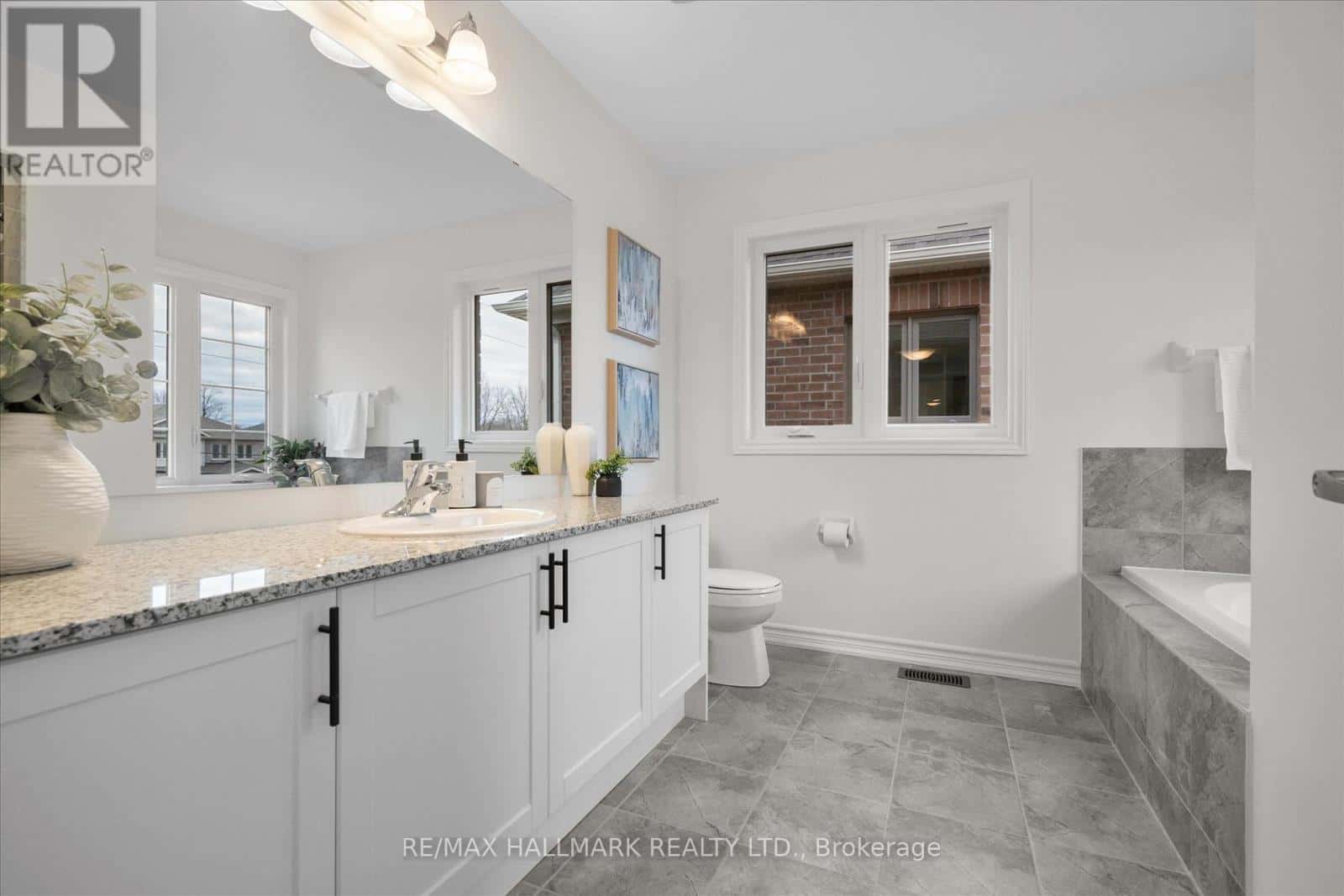 11 TAMBLYN TRAIL — New Tecumseth (Beeton), Ontario - Photo 5 of 48