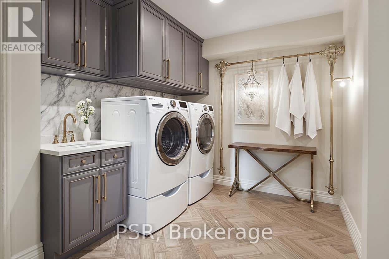 17 - 1010 CRISTINA COURT — Mississauga (Clarkson), Ontario - Photo 5 of 40