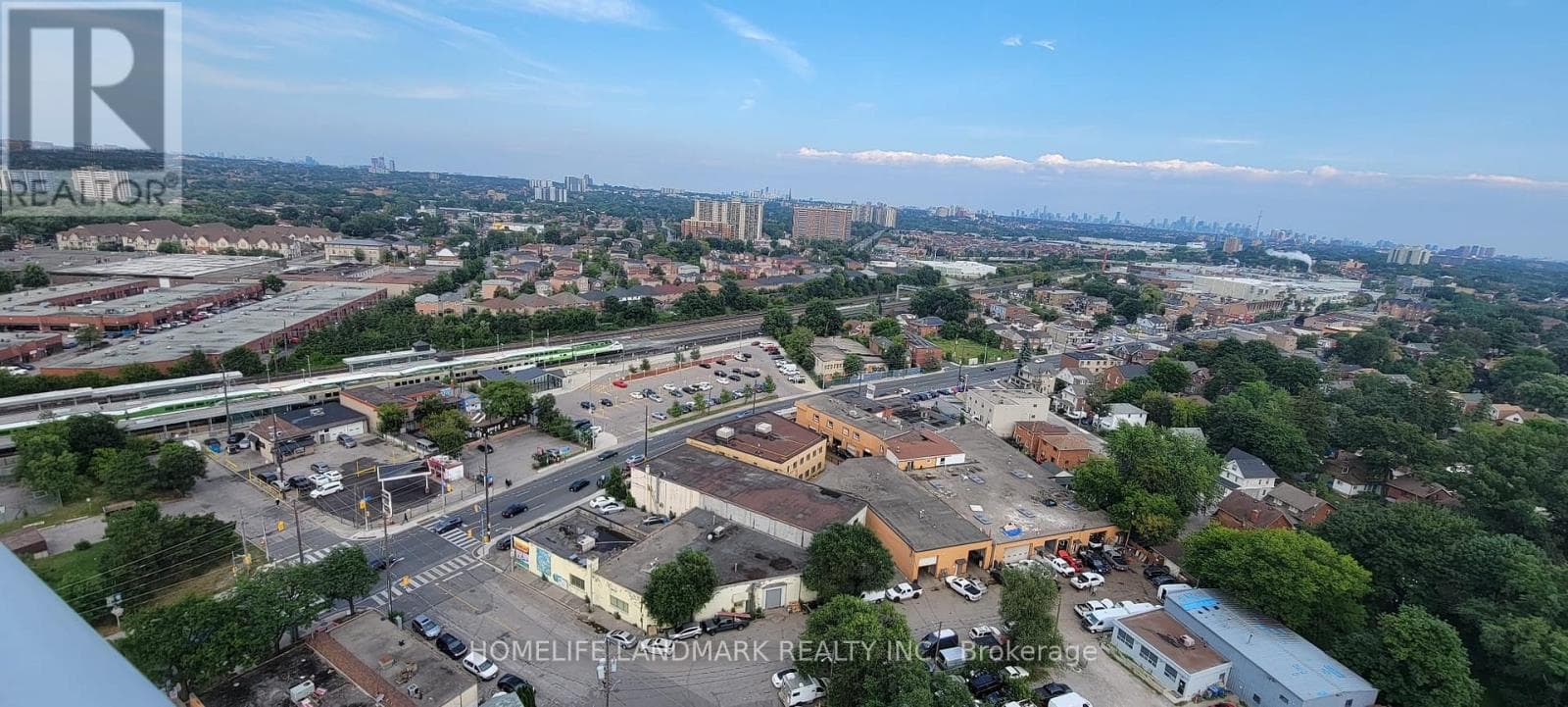 2102 - 10 WILBY CRESCENT S — Toronto (Weston), Ontario - Main photo